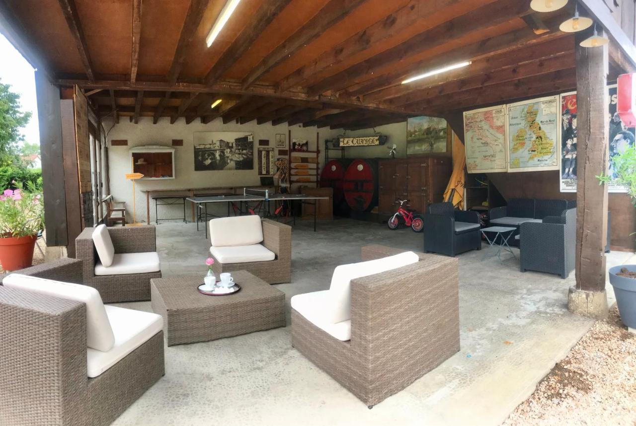 Le Clos Fleuri - Maison Vigier Maringues Buitenkant foto