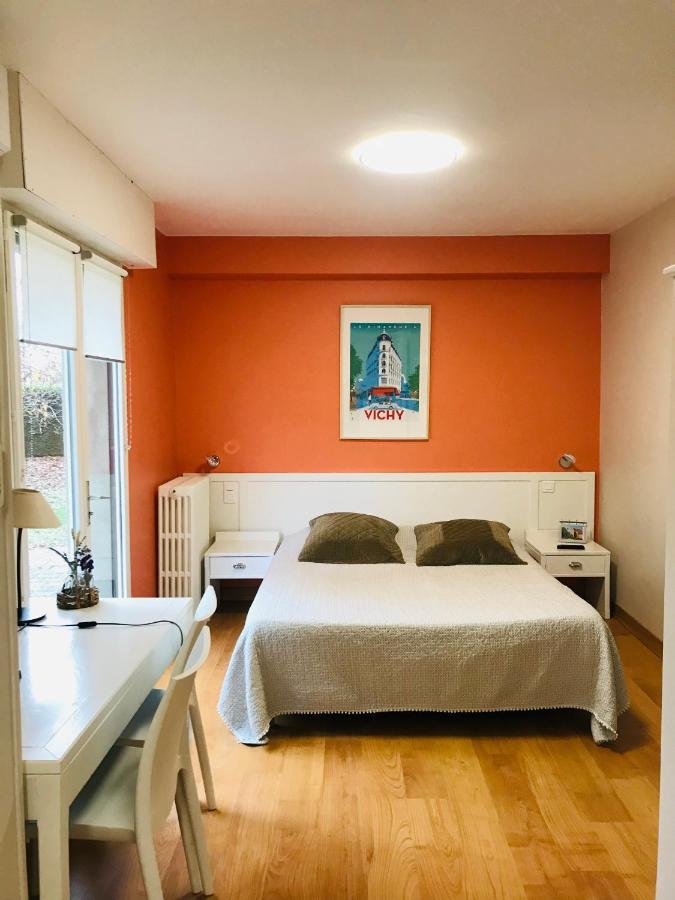 Le Clos Fleuri - Maison Vigier Maringues Buitenkant foto